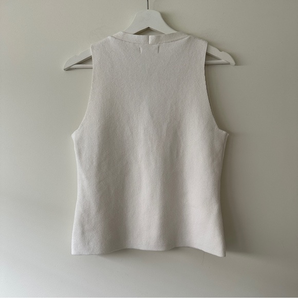 James Street Co Keaton Vest in White - Picture 3 of 6